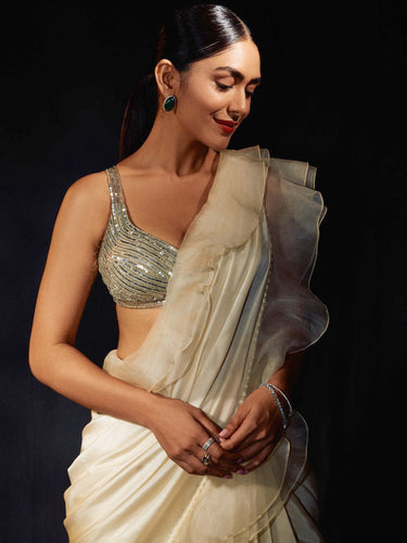 MRUNAL THAKUR IN SUBLIME SILVER SAREE SET