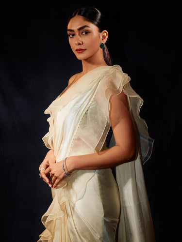 MRUNAL THAKUR IN SUBLIME SILVER SAREE SET