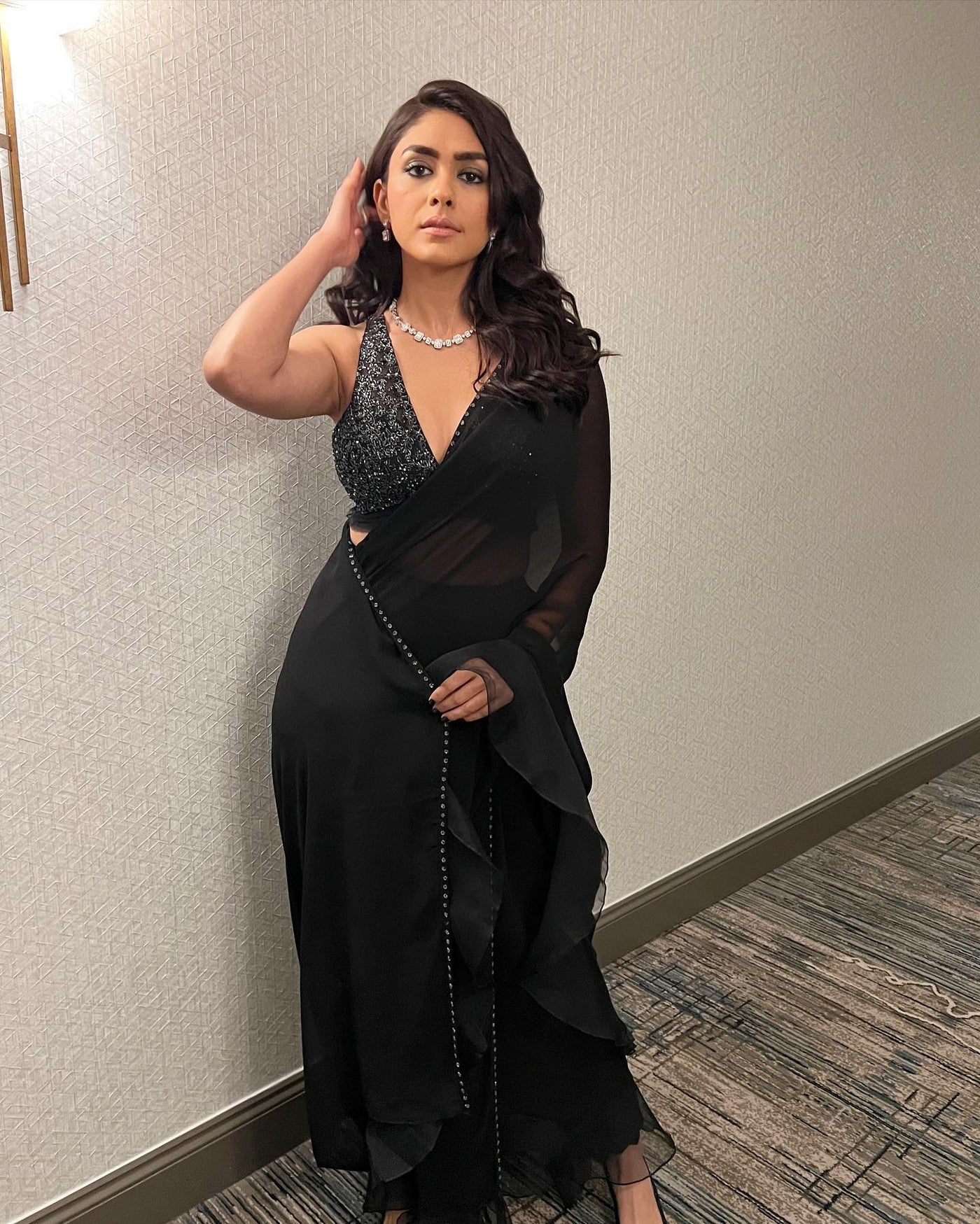 Mrunal Thakur in Onyx Enchantment saree set