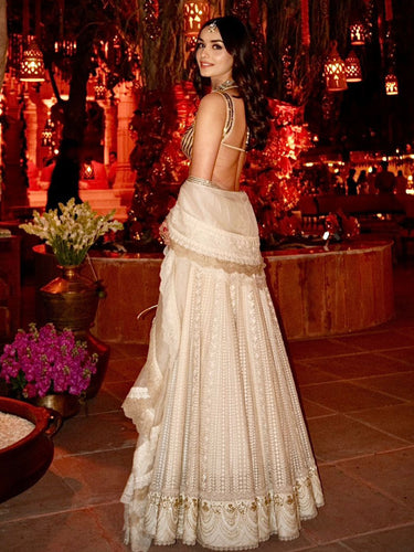 MANUSHI CHHILLAR IN OPHIRA