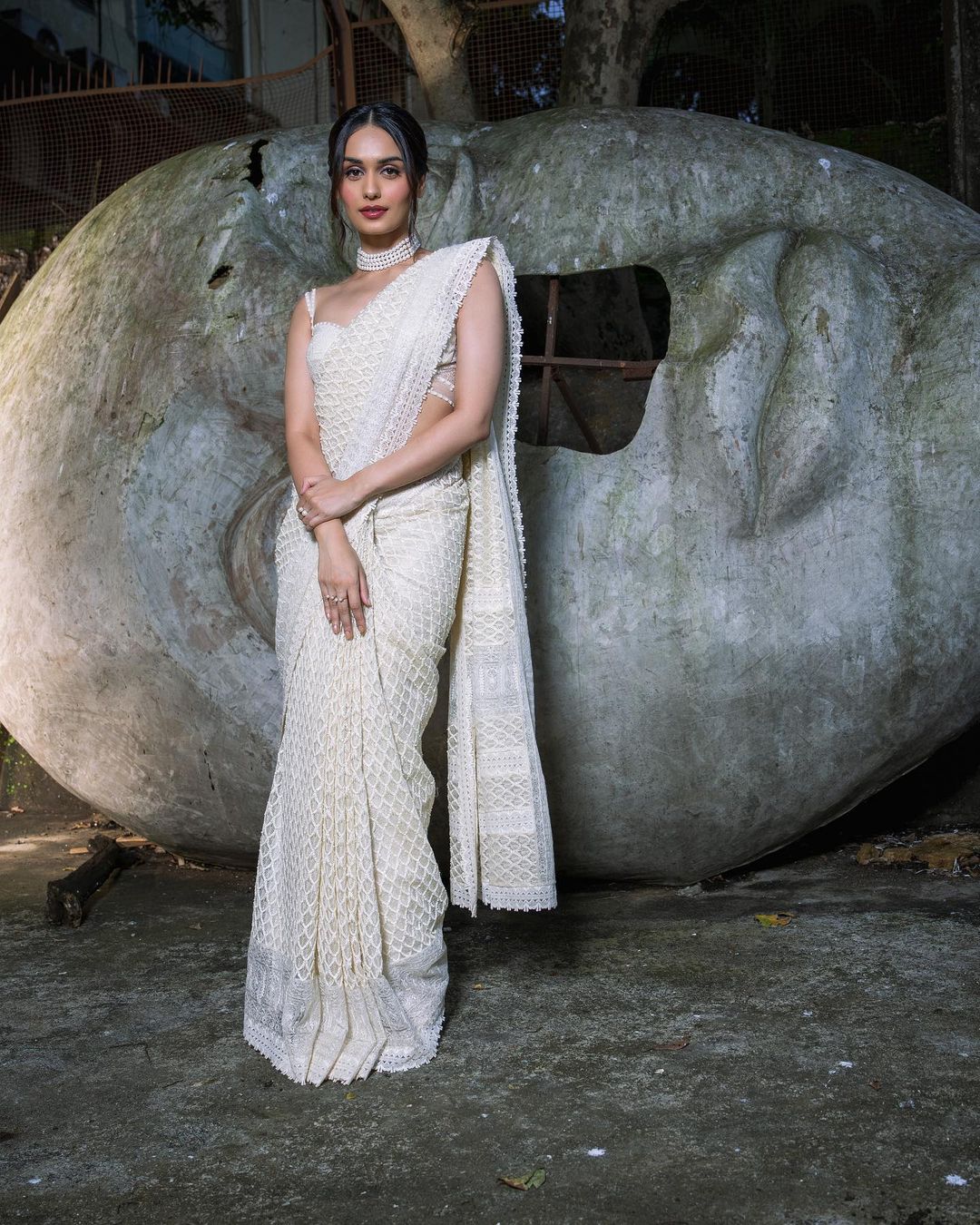 Manushi Chhillar in Pranshi saree