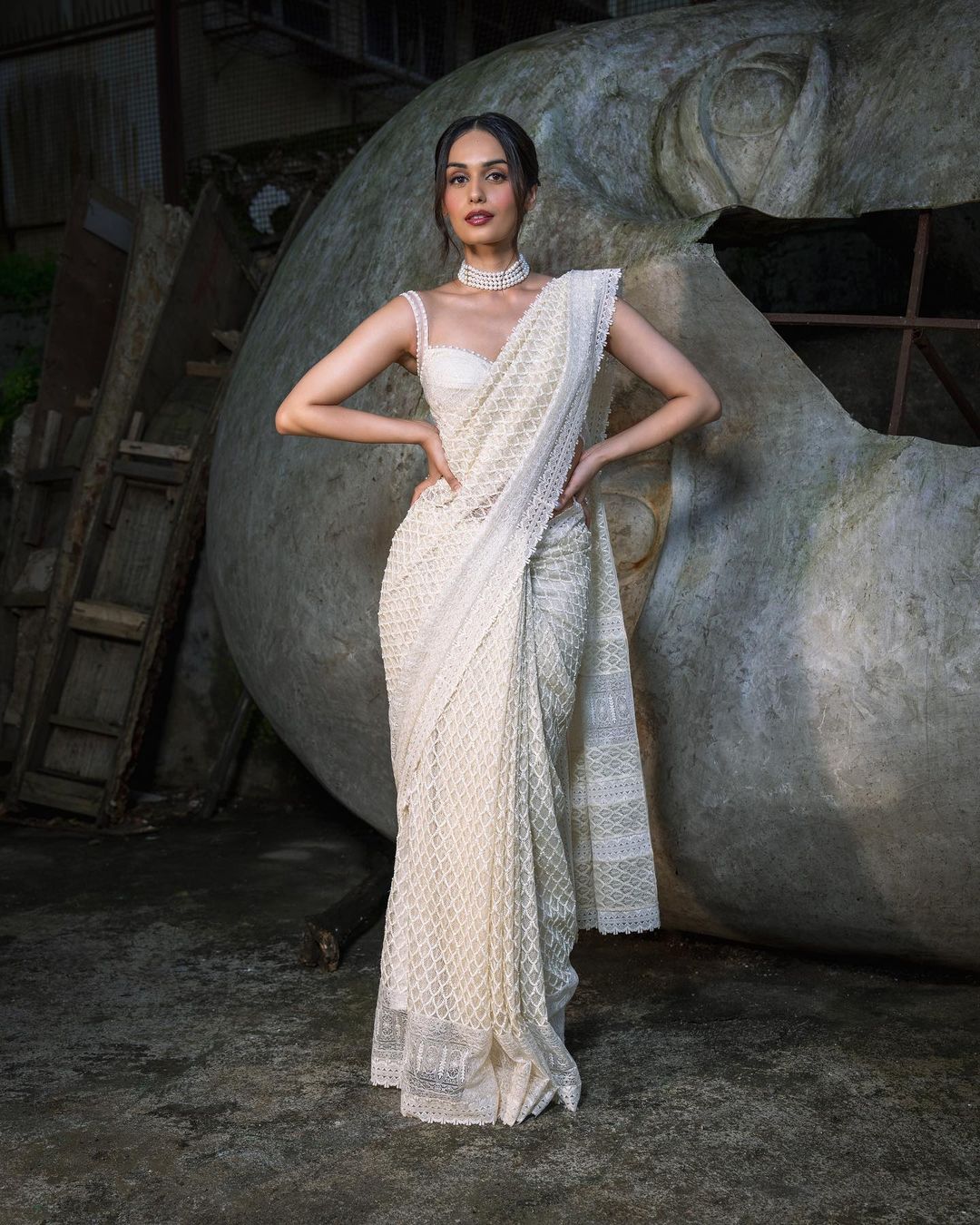Manushi Chhillar in Pranshi saree
