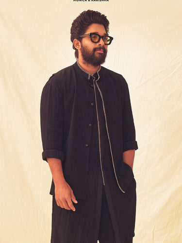 ALLU ARJUN IN BLACK KURTA PANT SET
