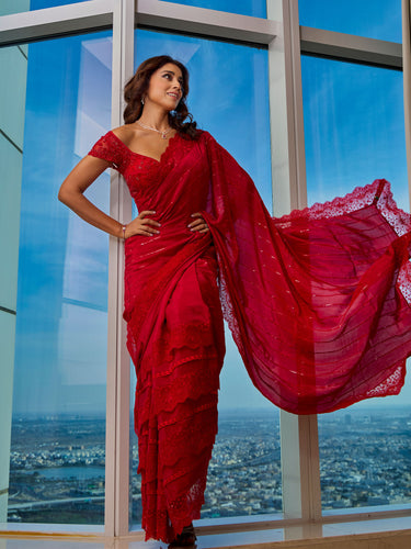 SHRIYA SARAN IN RED SAREE SET