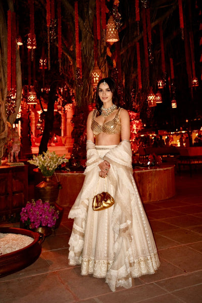 Manushi Chhillar in Ophira