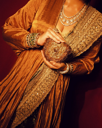 Huma Qureshi in Seraphine saree