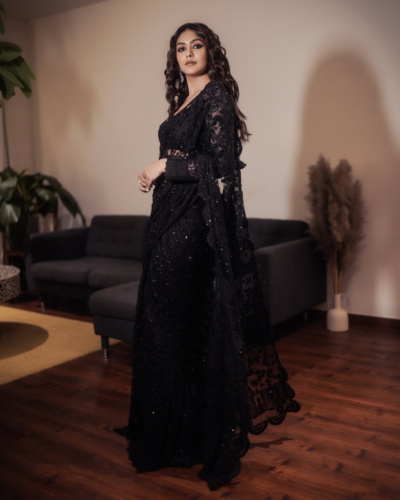 Mrunal Thakur in Onyx Elegance saree set